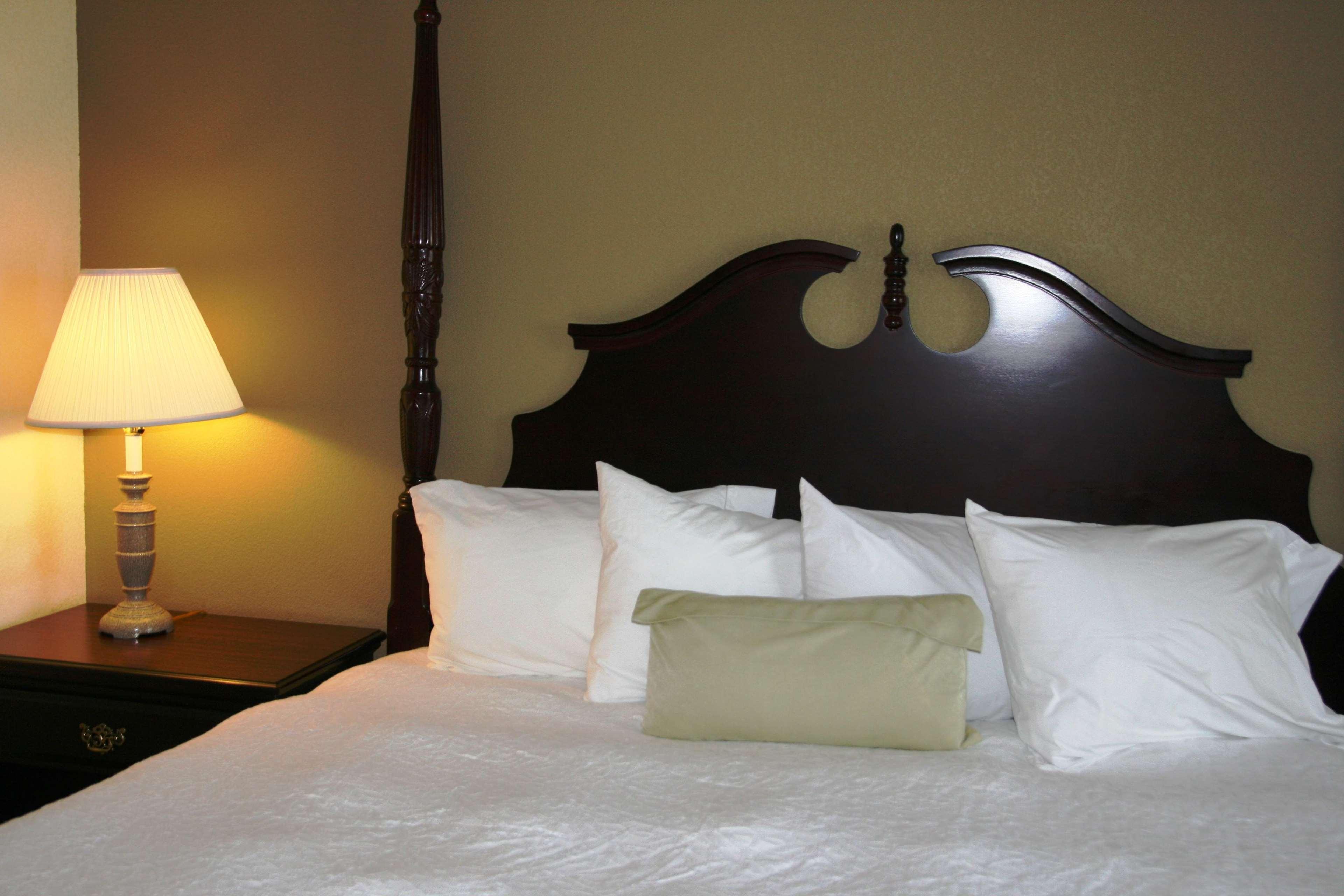 Hampton Inn Canton Room photo