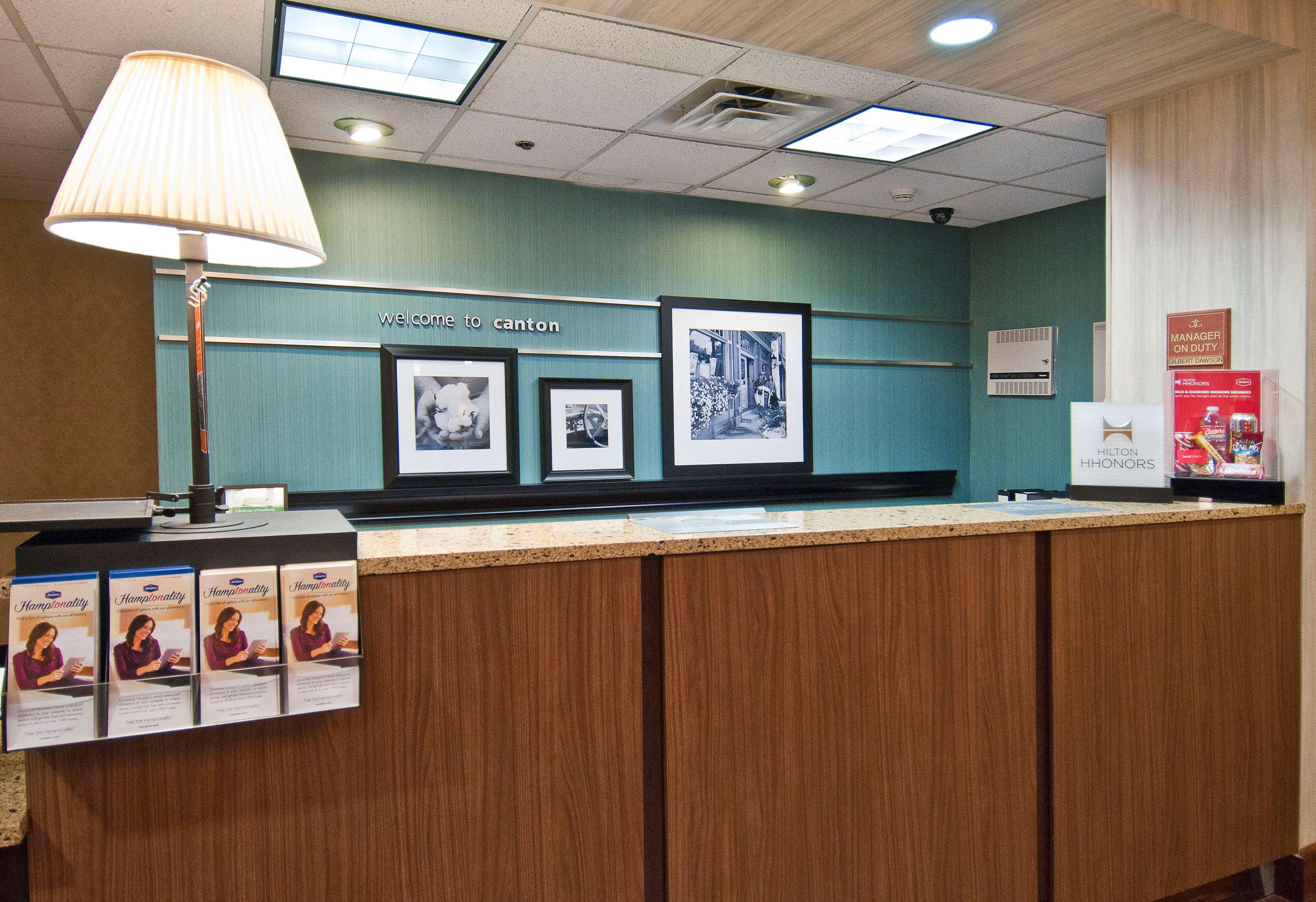 Hampton Inn Canton Exterior photo