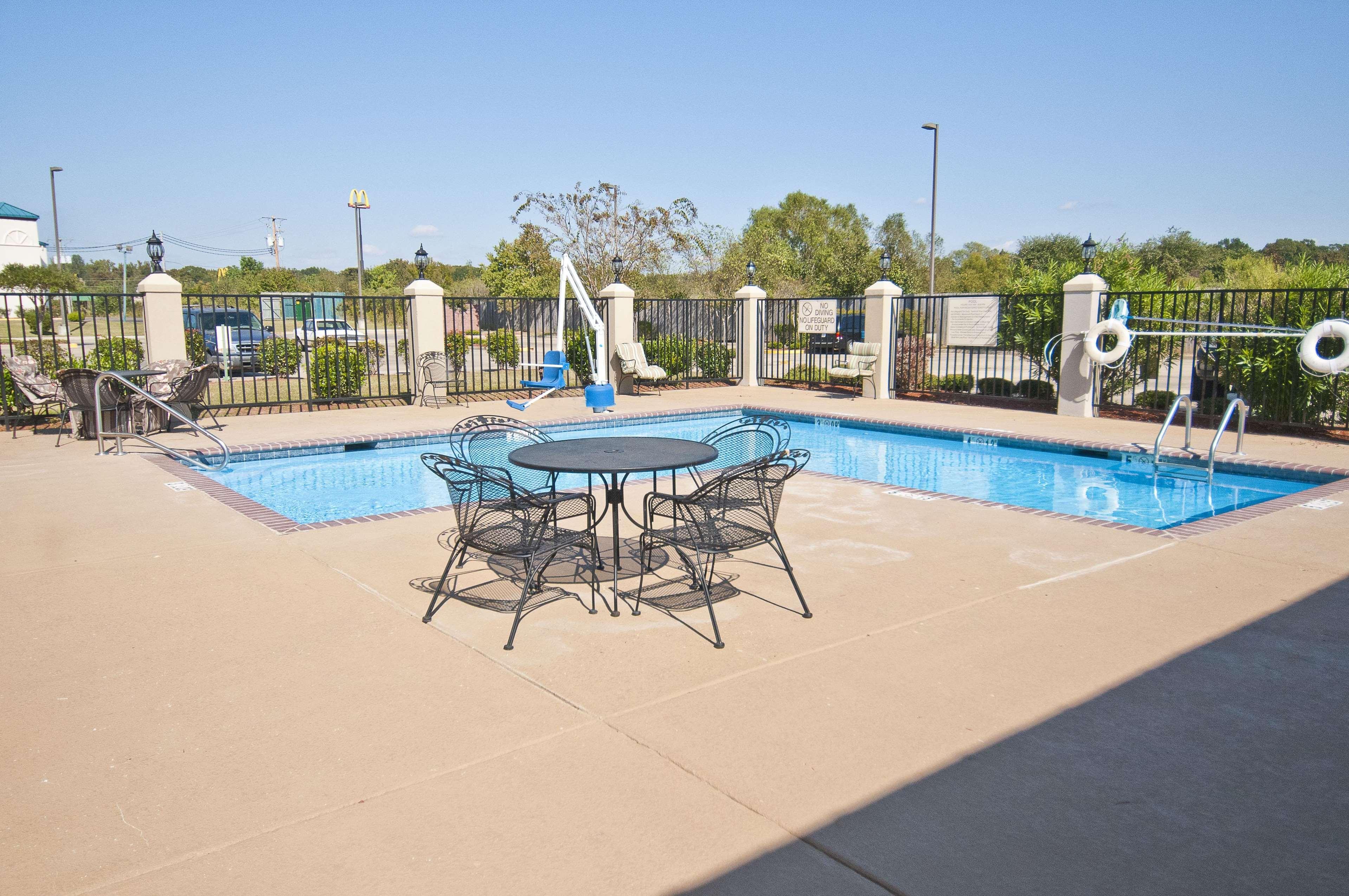 Hampton Inn Canton Exterior photo