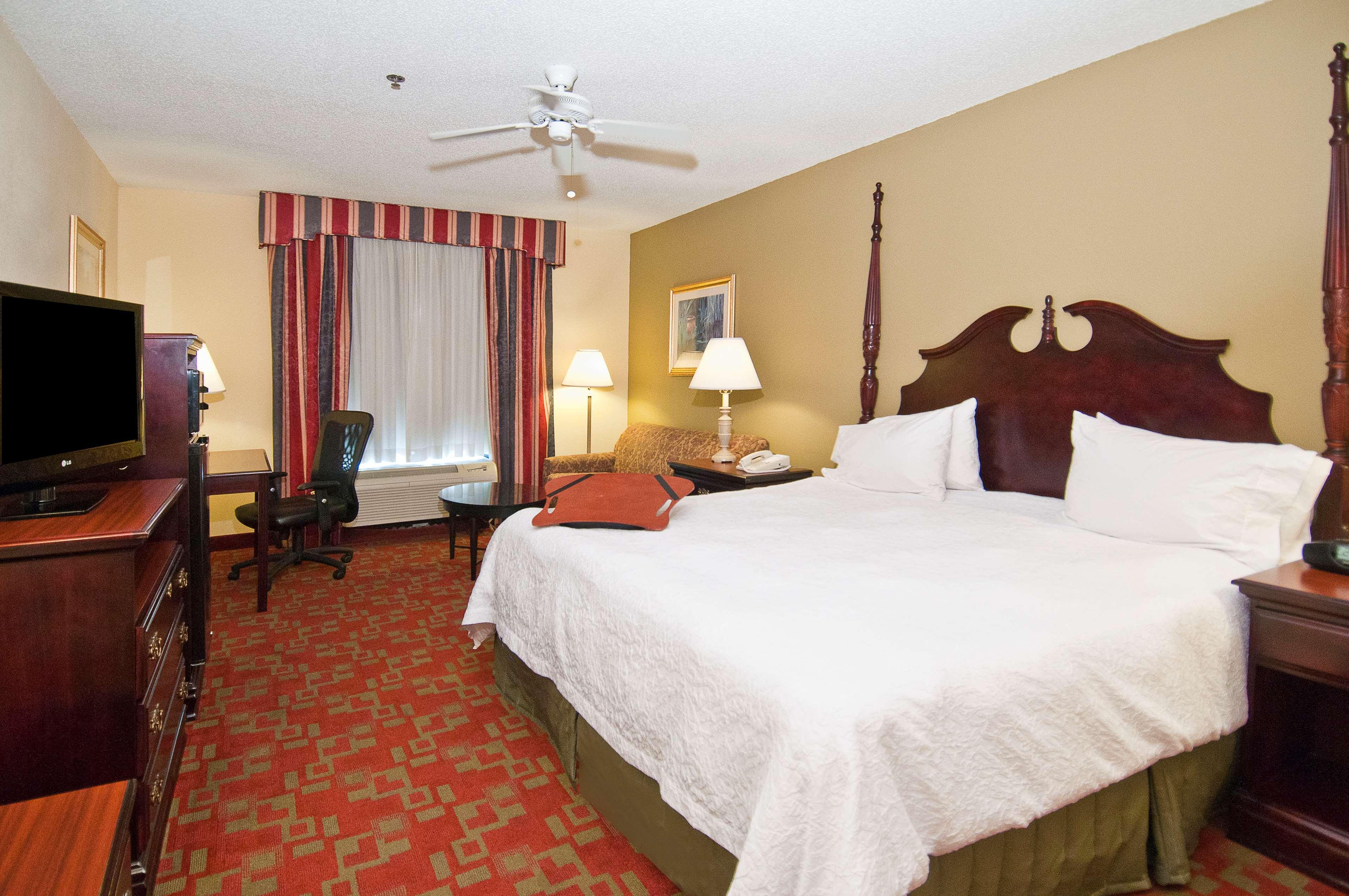 Hampton Inn Canton Exterior photo